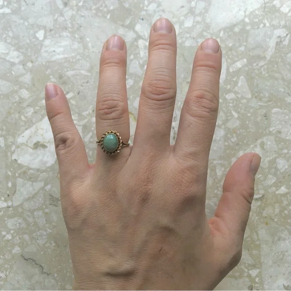 Jade Oval Yellow Gold Victorian Vintage Ring - Picture 2 of 11